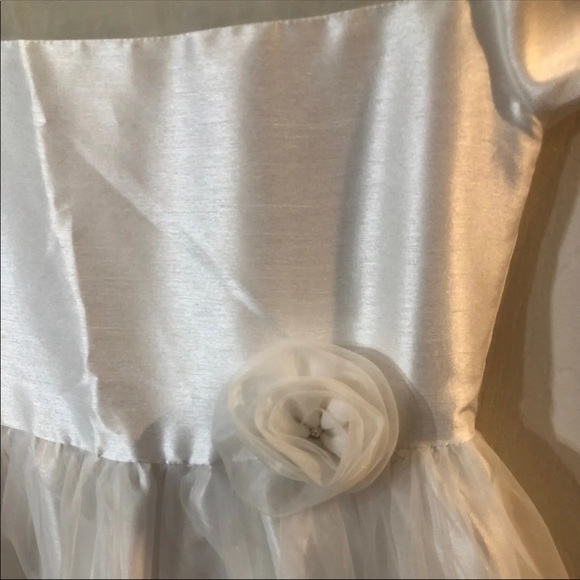 Beautiful Girl’s White Dress - Picture 4 of 7